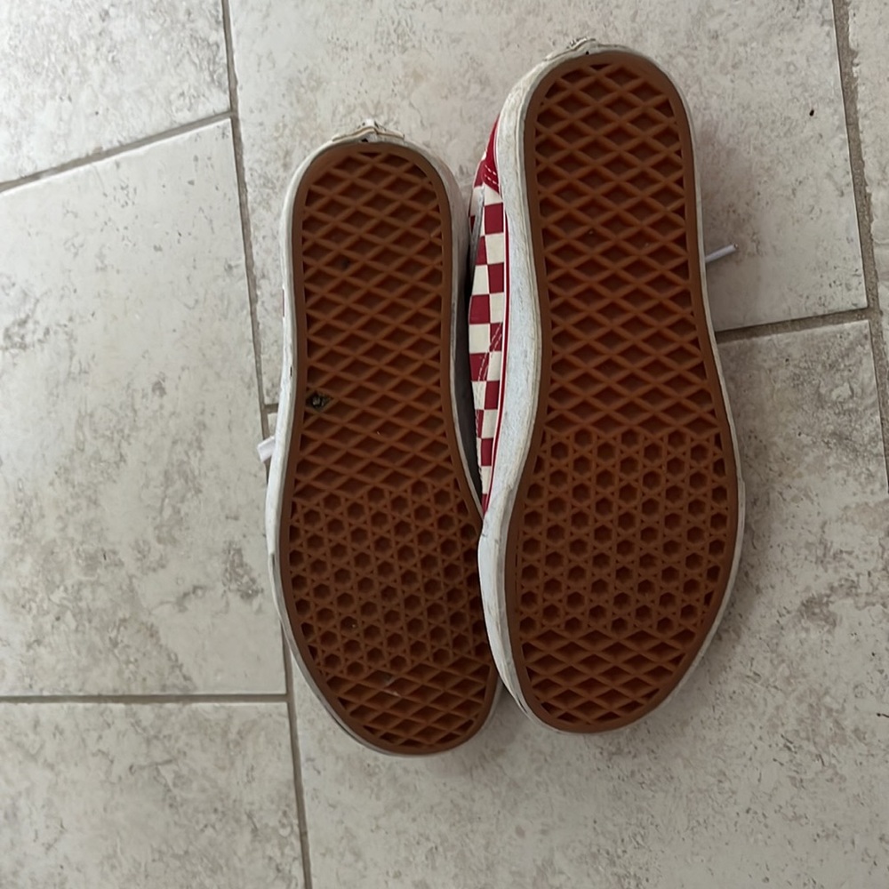 Red vans - Picture 5 of 5